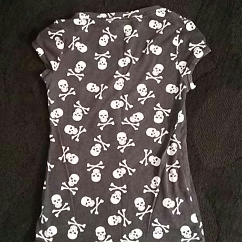 2 Shirts For $10 - Picture 6 of 7